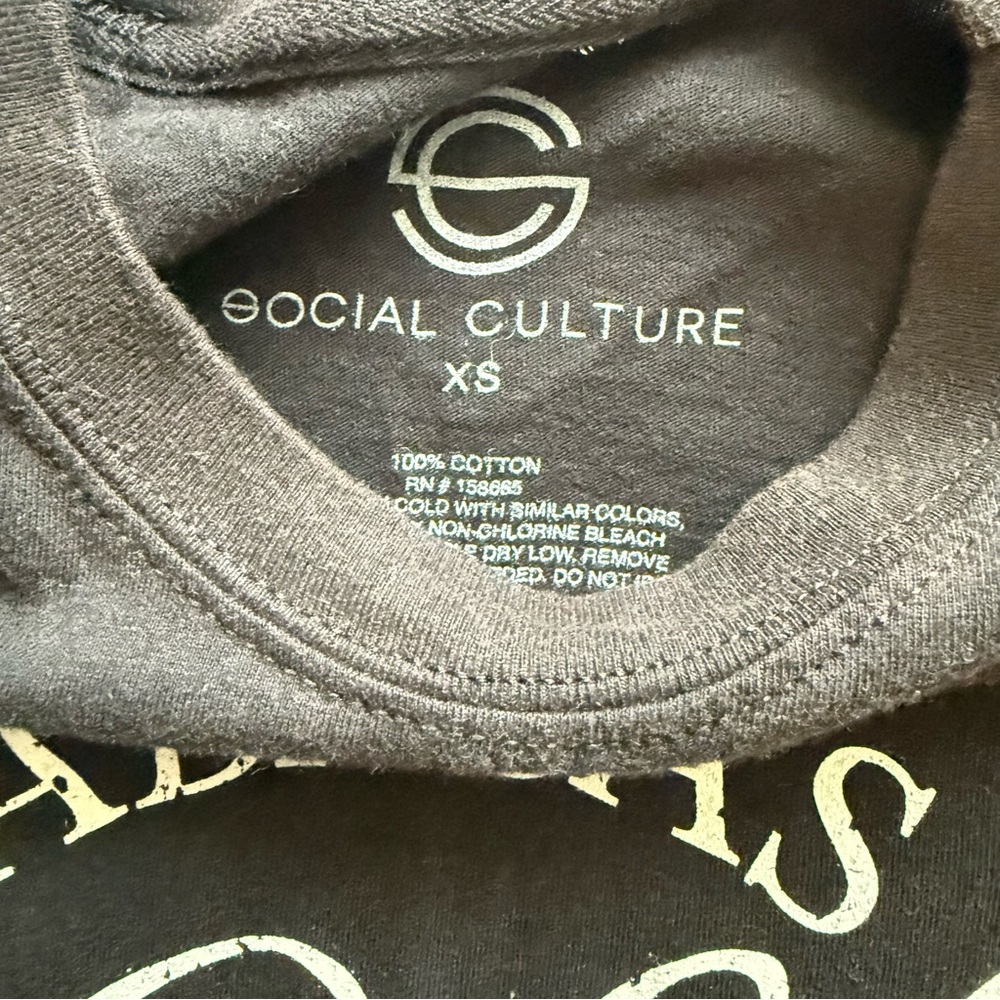 Social Culture - Calabasas Health & Wellness Club Tee - Picture 3 of 6